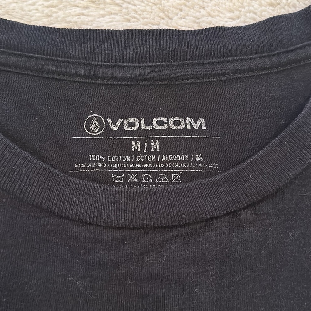Volcom shirt - Picture 3 of 3